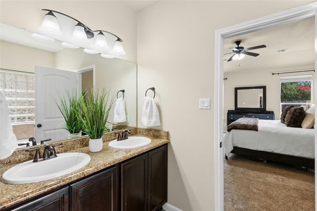 206 Paul Azinger DR, Round Rock, TX 78664