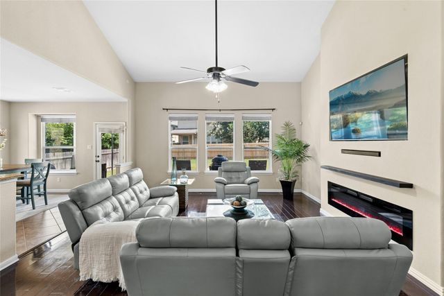 206 Paul Azinger DR, Round Rock, TX 78664