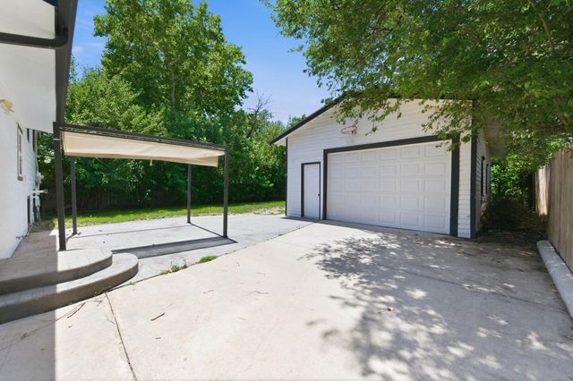 1921 N Gow St, Wichita, KS 67203