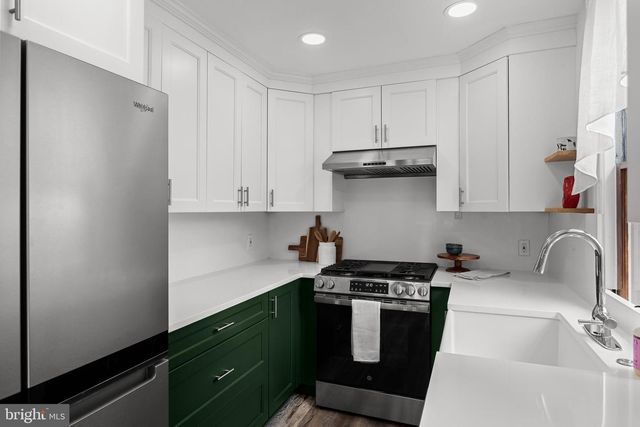 18 E MADISON AVE, Collingswood, NJ 08108