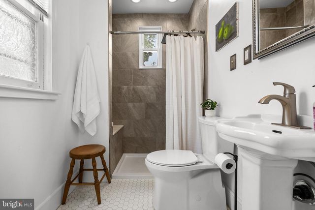 18 E MADISON AVE, Collingswood, NJ 08108