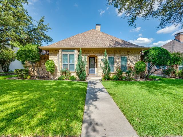 7424 Summitview Drive, Irving, TX 75063