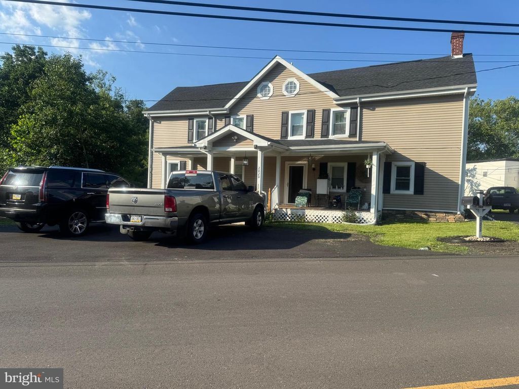 2820 CLYMER AVE, Telford, PA 18969