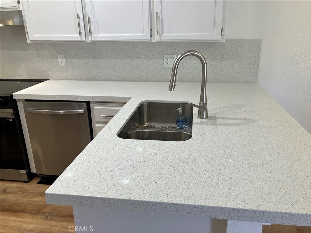 2366 Adirondack Row 6, San Diego, CA 92139