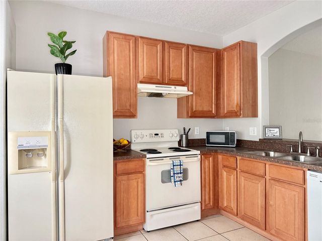 3506 HIGH HAMPTON CIRCLE, Tampa, FL 33610