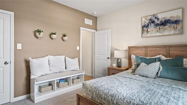 922 TUNDRA LOOP, Groveland, FL 34736