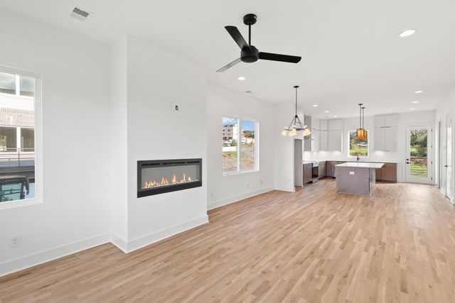 1016 W Trinity Ln Apt 2, Nashville, TN 37218