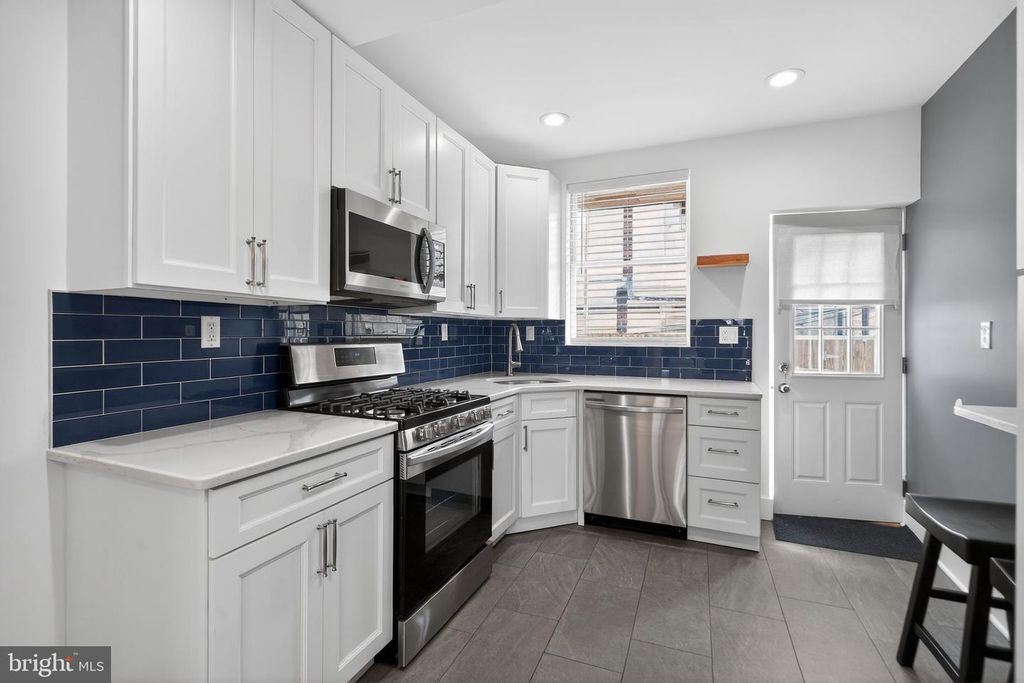 2627 S CAMAC ST, Philadelphia, PA 19148