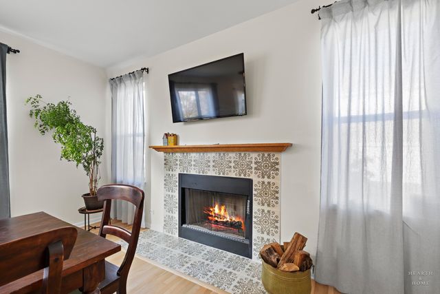 11561 Beacon Avenue, Huntley, IL 60142