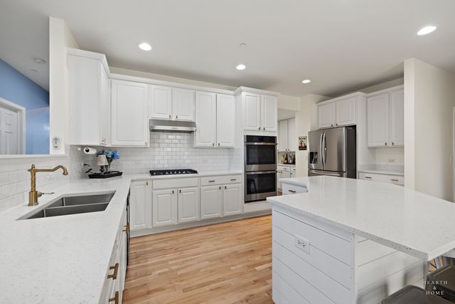 11561 Beacon Avenue, Huntley, IL 60142