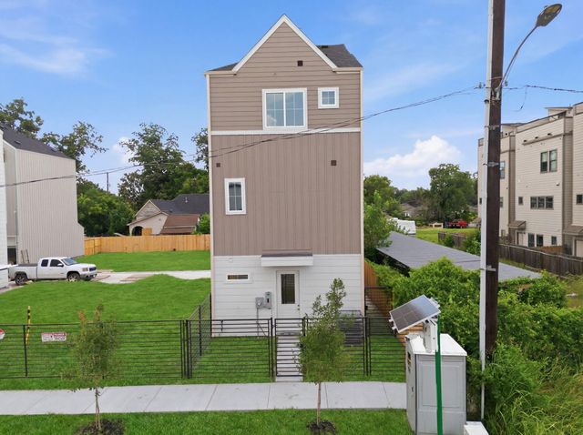 1116 Weiss Street, Houston, TX 77009