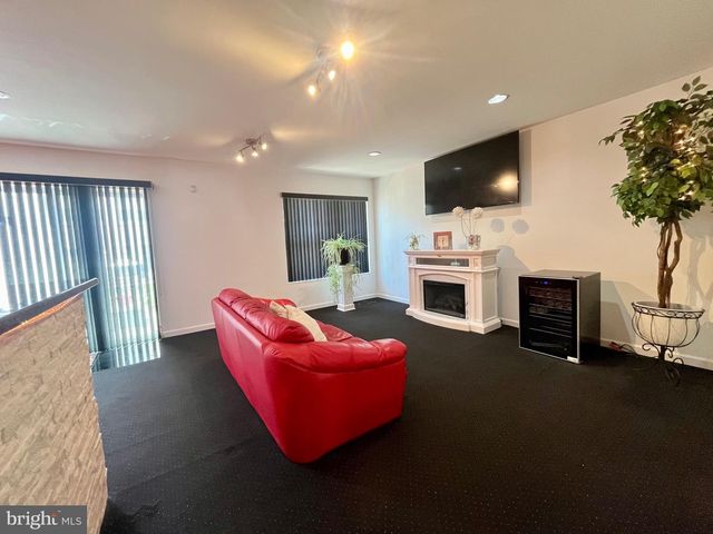1007 MOORE RD, West Deptford, NJ 08086
