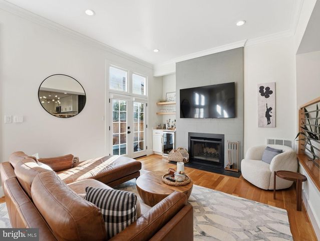 8503 JEFFERSONIAN CT, Vienna, VA 22182