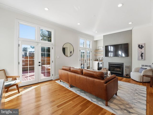 8503 JEFFERSONIAN CT, Vienna, VA 22182