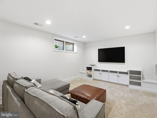 8503 JEFFERSONIAN CT, Vienna, VA 22182