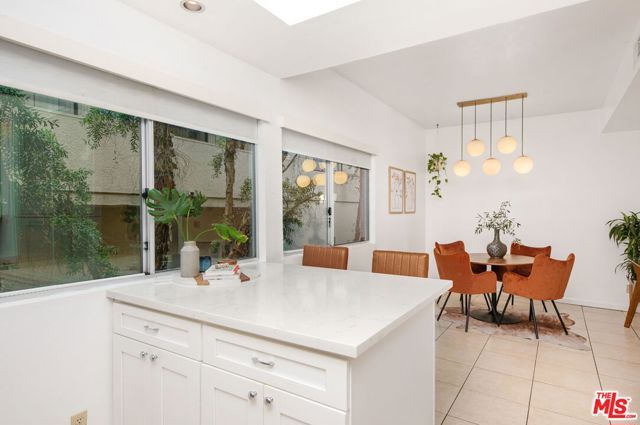 5139 Balboa Boulevard 9, Encino (los Angeles), CA 91316