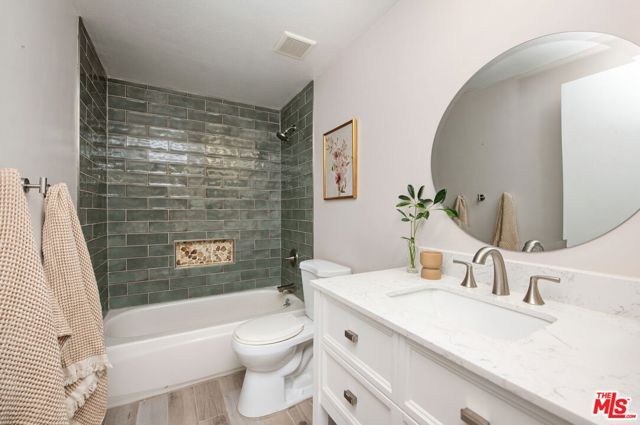 5139 Balboa Boulevard 9, Encino (los Angeles), CA 91316