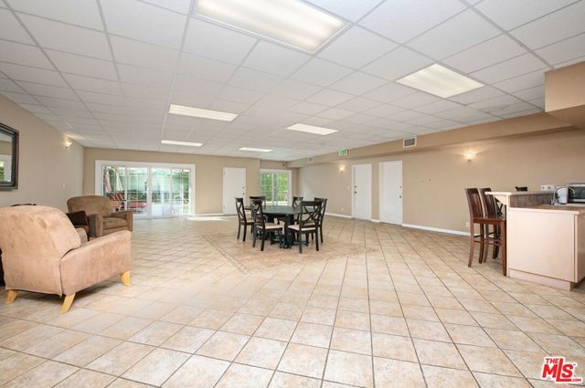 5139 Balboa Boulevard 9, Encino (los Angeles), CA 91316