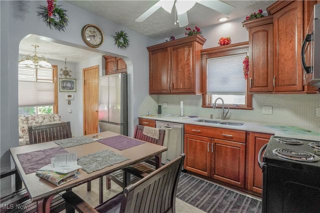 1521 Gibbs Avenue NE, Canton, OH 44705