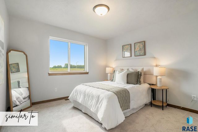 8014 E Tencate Pl, Sioux Falls, SD 57110