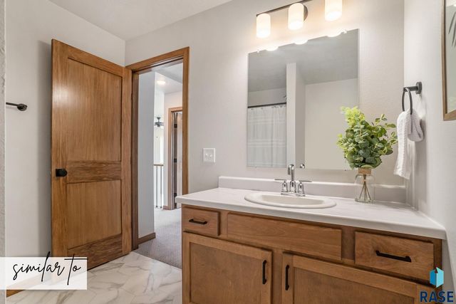 8014 E Tencate Pl, Sioux Falls, SD 57110