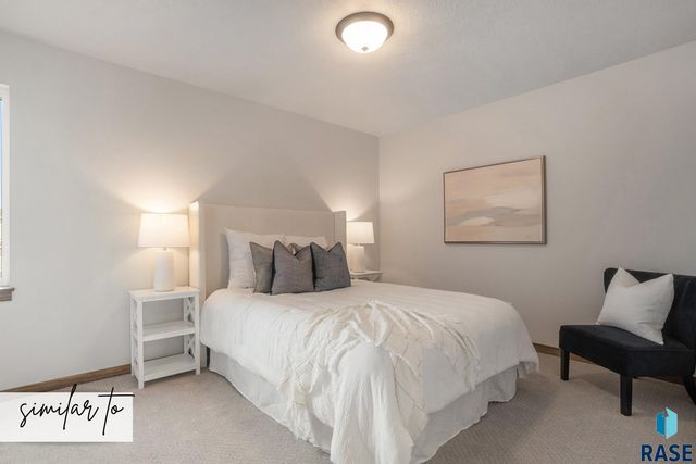 8014 E Tencate Pl, Sioux Falls, SD 57110