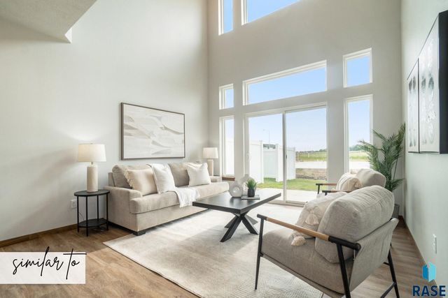 8014 E Tencate Pl, Sioux Falls, SD 57110