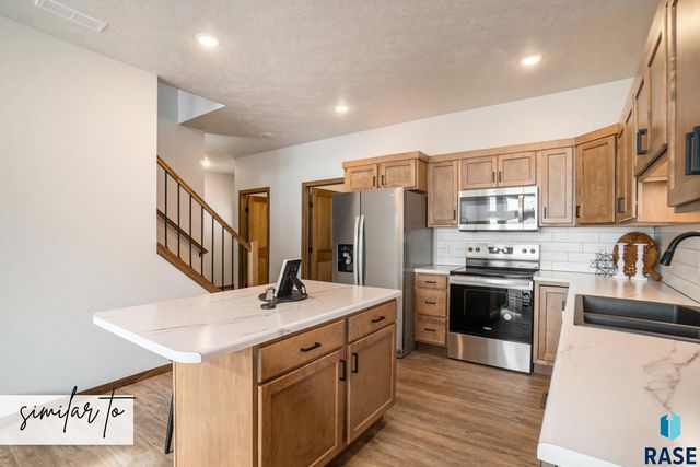8014 E Tencate Pl, Sioux Falls, SD 57110