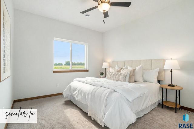 8014 E Tencate Pl, Sioux Falls, SD 57110