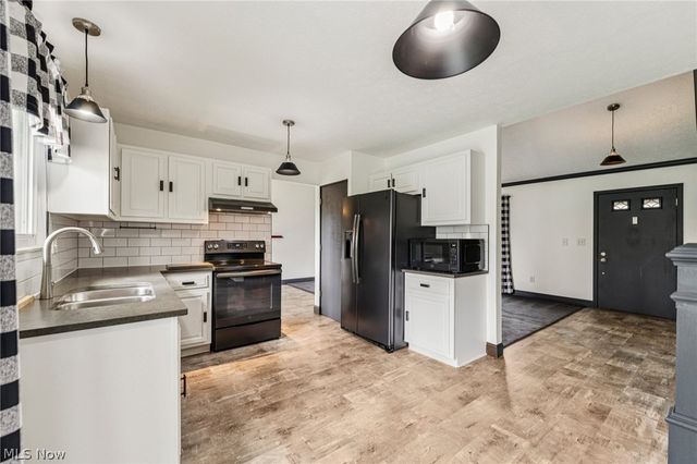 14281 Revere Circle, Middleburg Heights, OH 44130