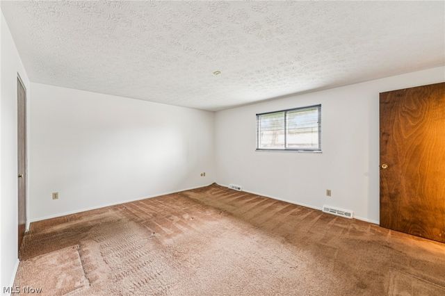 14281 Revere Circle, Middleburg Heights, OH 44130