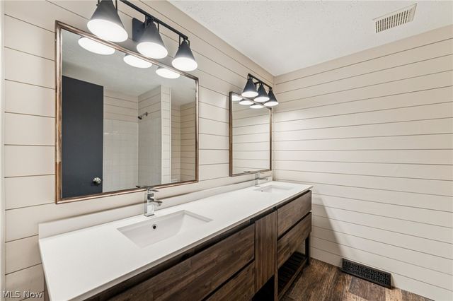 14281 Revere Circle, Middleburg Heights, OH 44130