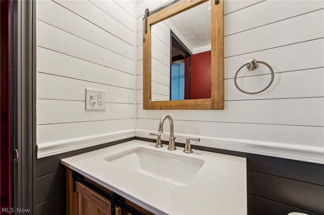 14281 Revere Circle, Middleburg Heights, OH 44130