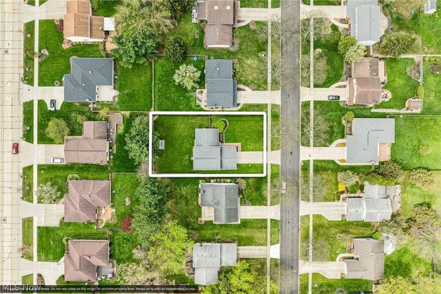 14281 Revere Circle, Middleburg Heights, OH 44130