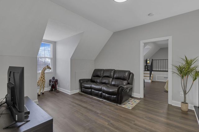 17 Fawn Meadow Court, Powell, OH 43065