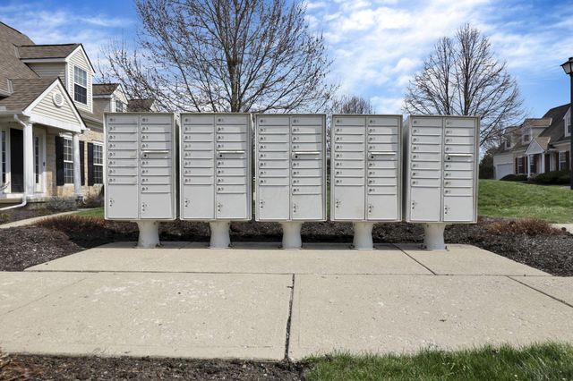 17 Fawn Meadow Court, Powell, OH 43065