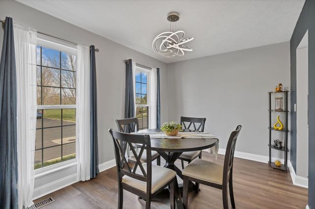 17 Fawn Meadow Court, Powell, OH 43065