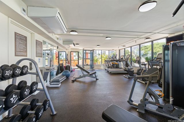 2045 Kalakaua Avenue 1017, Honolulu, HI 96815