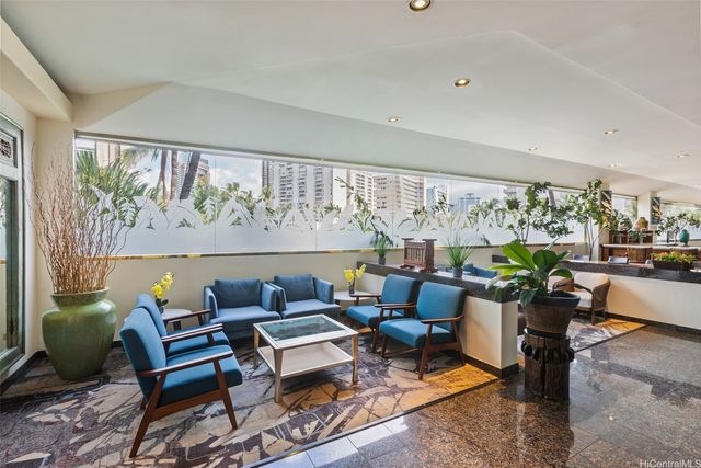 2045 Kalakaua Avenue 1017, Honolulu, HI 96815