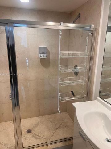 475 Brickell Ave 3613, Miami, FL 33131