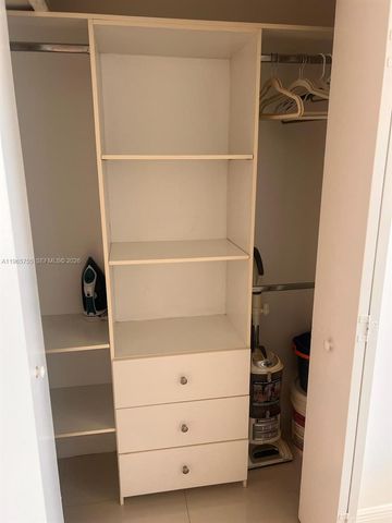 475 Brickell Ave 3613, Miami, FL 33131