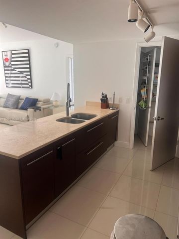 475 Brickell Ave 3613, Miami, FL 33131