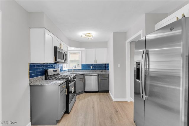 327 E 255th Street, Euclid, OH 44132