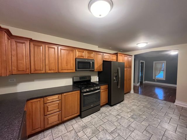 205 S Jackson Street, Gardner, IL 60424