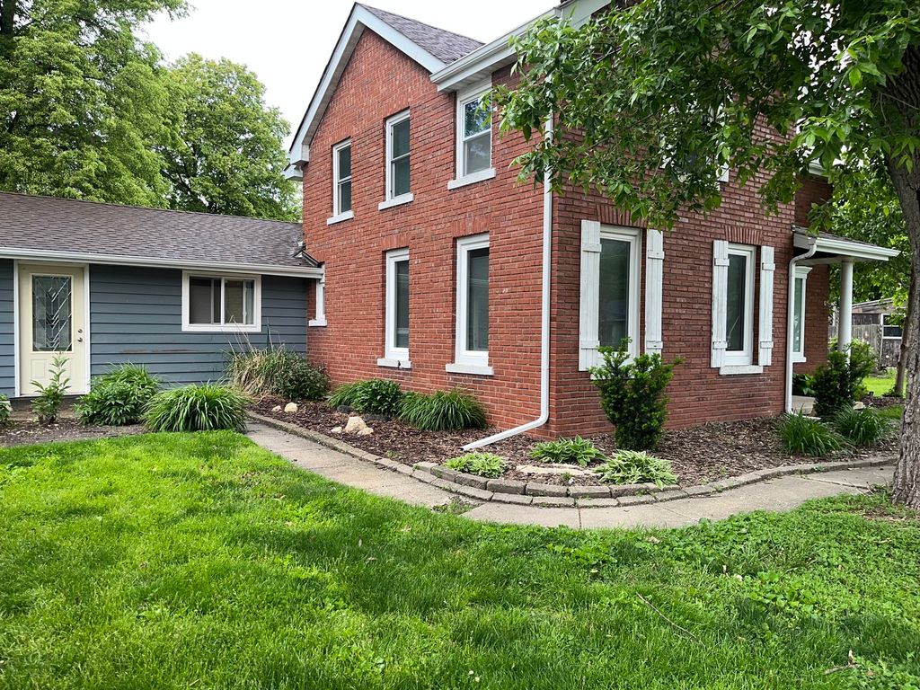 205 S Jackson Street, Gardner, IL 60424