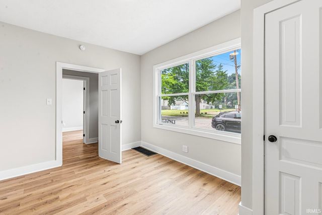120 N Frances Street, South Bend, IN 46617
