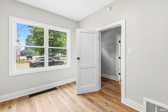 120 N Frances Street, South Bend, IN 46617