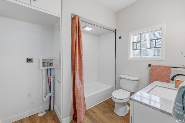120 N Frances Street, South Bend, IN 46617