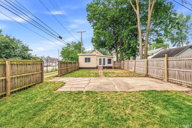 120 N Frances Street, South Bend, IN 46617