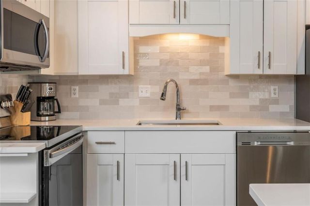 7 Queen Victoria Place, Atlanta, GA 30342